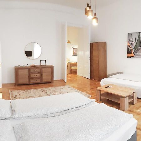 Апартаменти Luxury New Cozy Flat At Dob Street Nearby Gozsdu Court Будапешт Екстер'єр фото