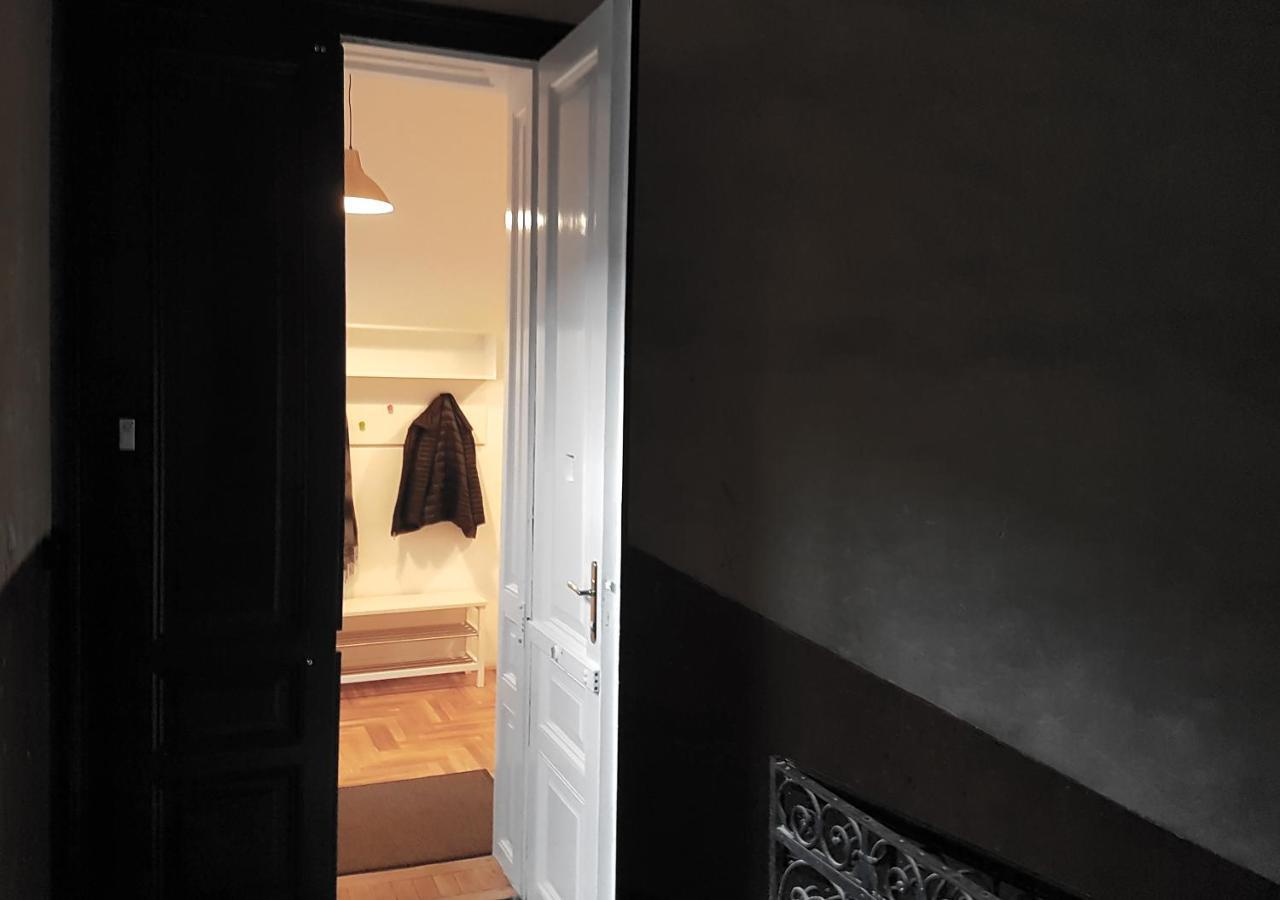 Апартаменти Luxury New Cozy Flat At Dob Street Nearby Gozsdu Court Будапешт Екстер'єр фото