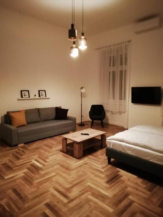 Апартаменти Luxury New Cozy Flat At Dob Street Nearby Gozsdu Court Будапешт Екстер'єр фото
